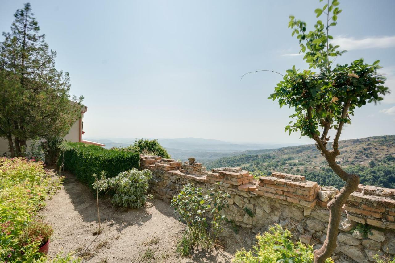 Castello Di Caccuri Suites Exterior foto