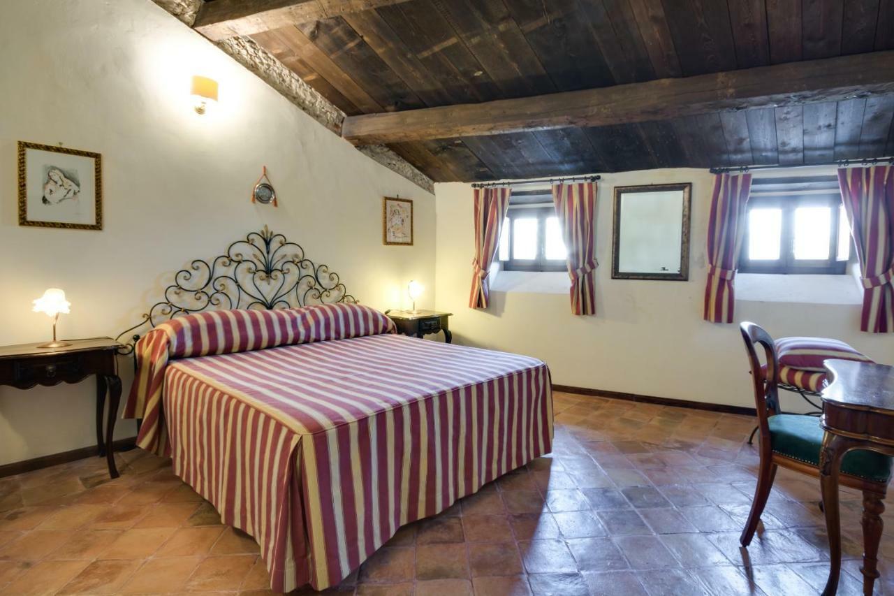 Castello Di Caccuri Suites Exterior foto