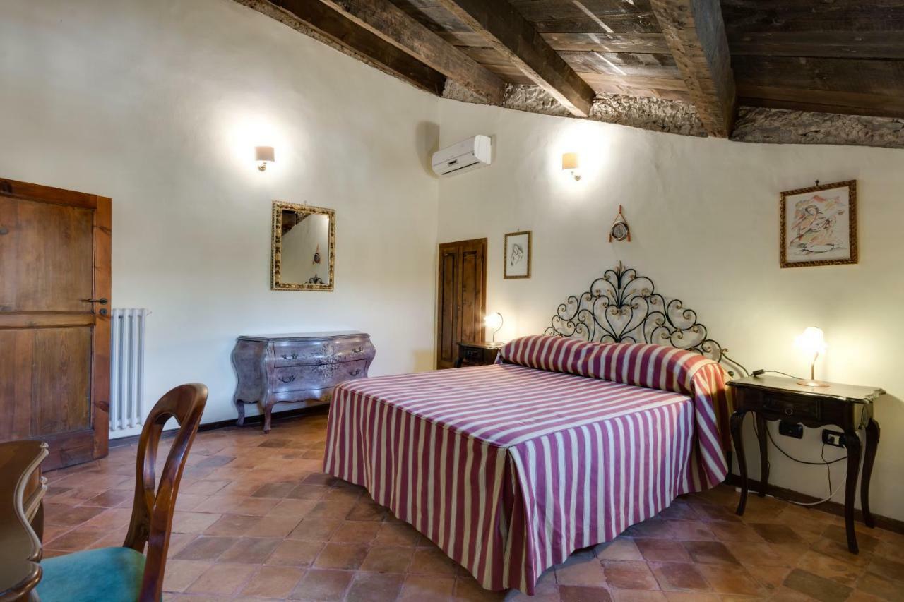 Castello Di Caccuri Suites Exterior foto