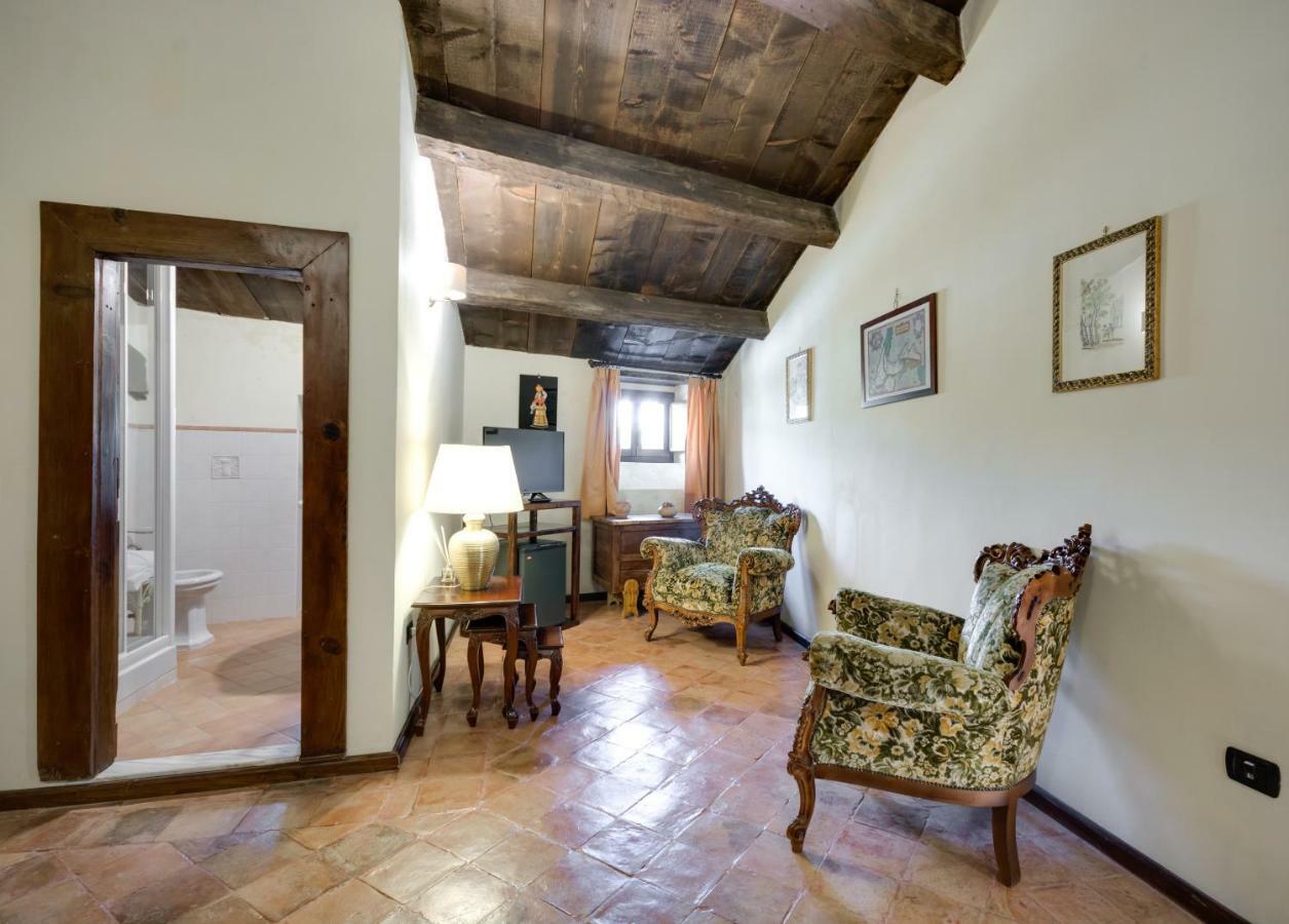 Castello Di Caccuri Suites Exterior foto
